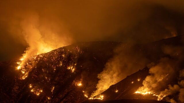 Utah wildfire — Critical wildfire rages across southern Utah (featured)