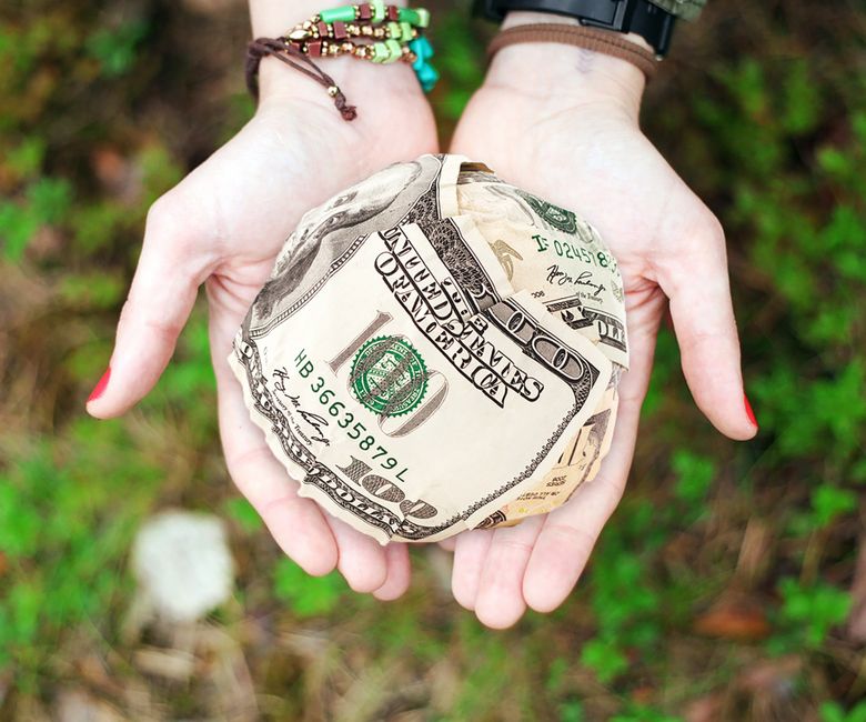 generosity — Marcus Aurelius' timeless wisdom on the value of generosity (featured)
