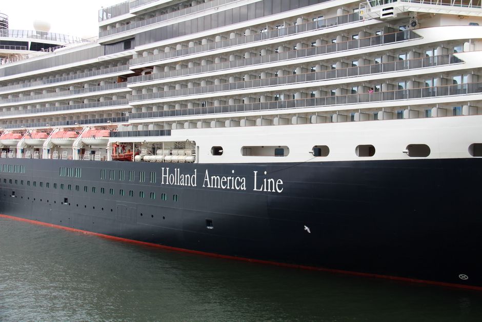 Luxury Cruising — Holland America's $0.5 Billion Gamble on Luxury Cruising's Future (featured)