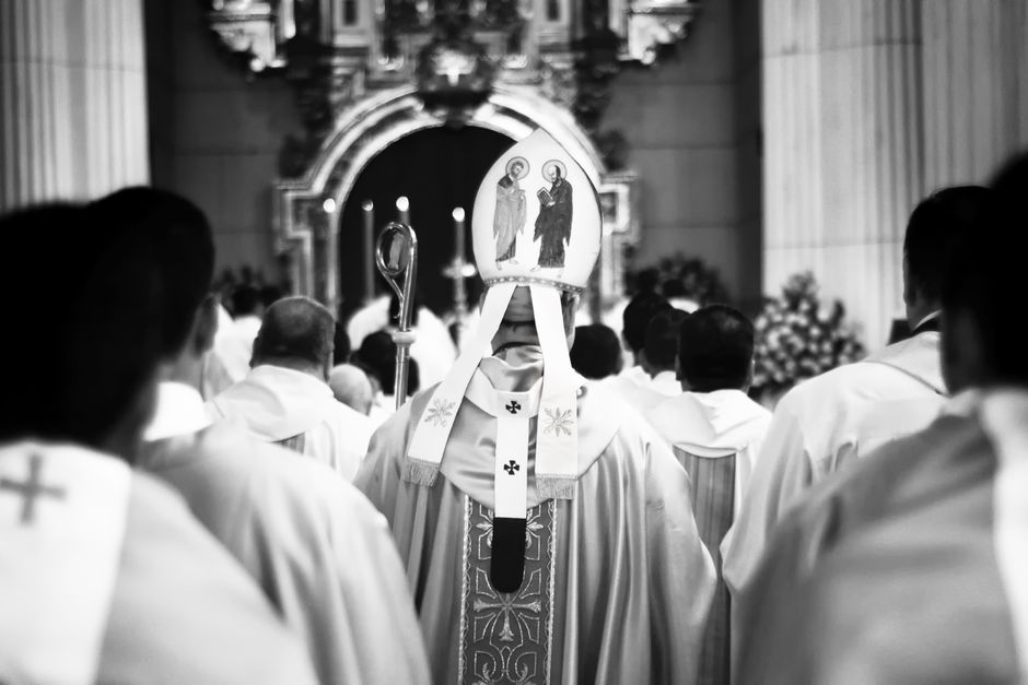 French — French bishop: Catholic lawmakers who back euthanasia bill cannot rece (featured)