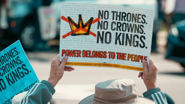 monarchy — The optics of a monarch in a pub (featured)