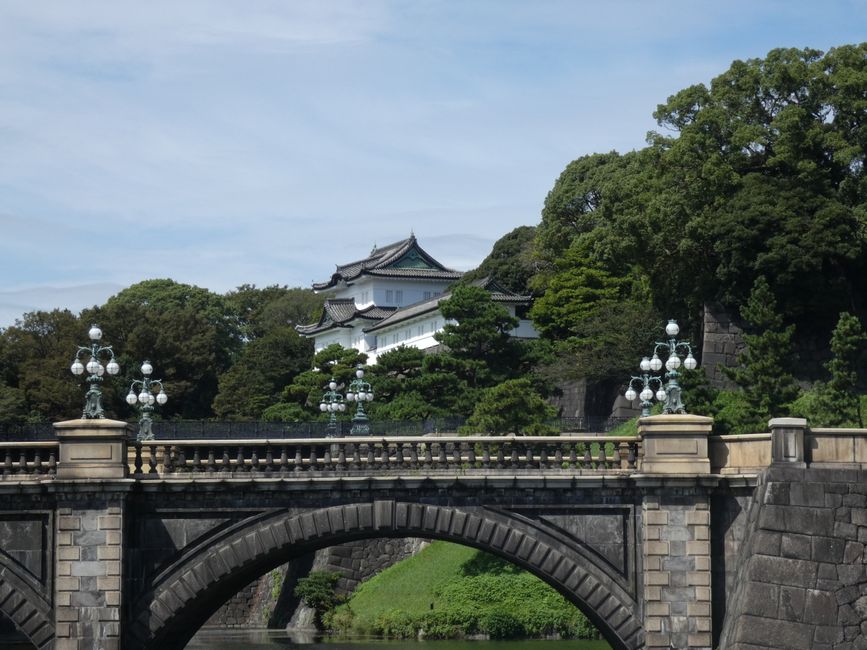 Japan — Japan relaxes royal succession rules - but ban on female emperors rema (featured)