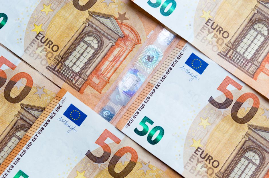 market signaling — Real Madrid's £85.4m Misstep: A Masterclass in Market Signaling (featured)