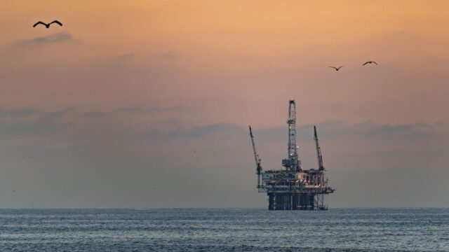Oil — Oil prices hit $100 for the first time since May (featured)