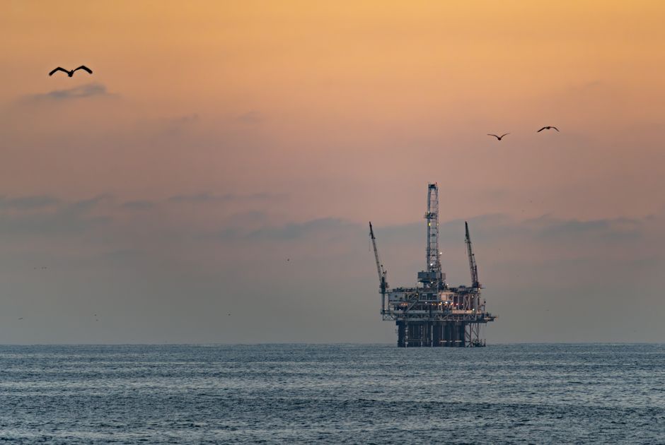 Oil — Oil prices hit $100 for the first time since May (featured)