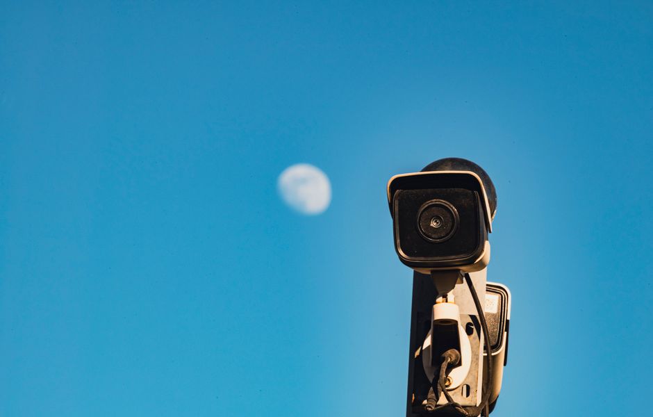public space, wearable tech — Public Space, Private Nightmare: The Dark Side of Wearable Tech (featured)