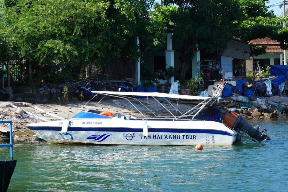 Unchecked Adventure — Tourists' Trust Betrayed: The Price of Unchecked Adventure (photo)