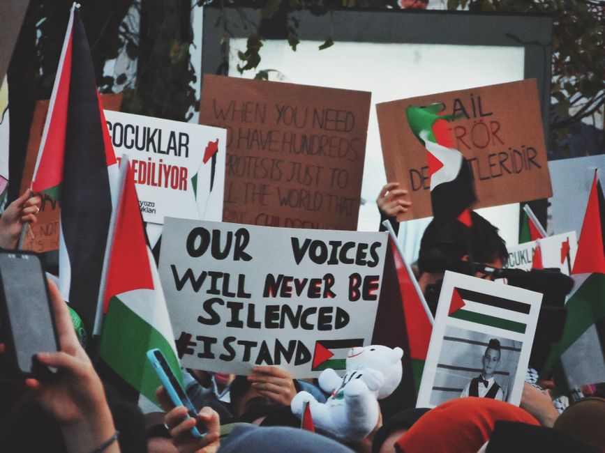 conspiracy theories — The Conspiracies We Choose to Believe (photo)
