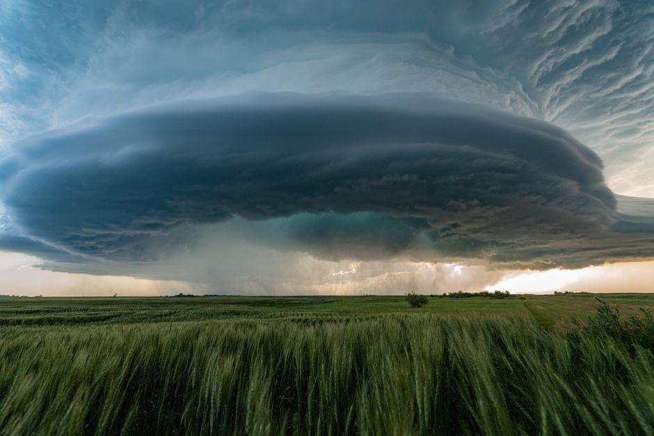 Europe — Europe's wild weather: Supercell tornado flips lorries in France while (inline 1)