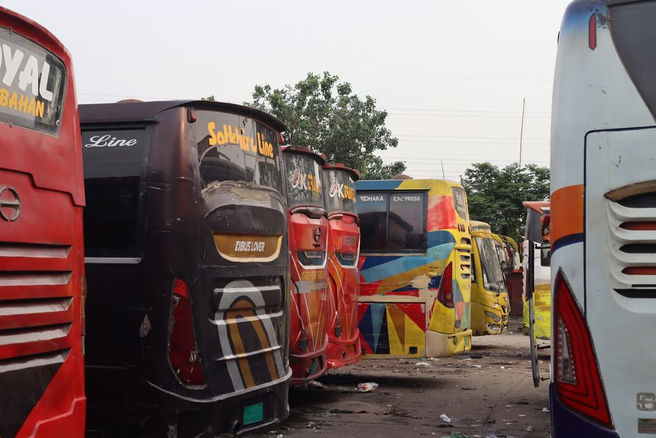 Pakistan public transport — Pakistan's Deadly Public Transport System: A Tragic Legacy of Neglect (photo)
