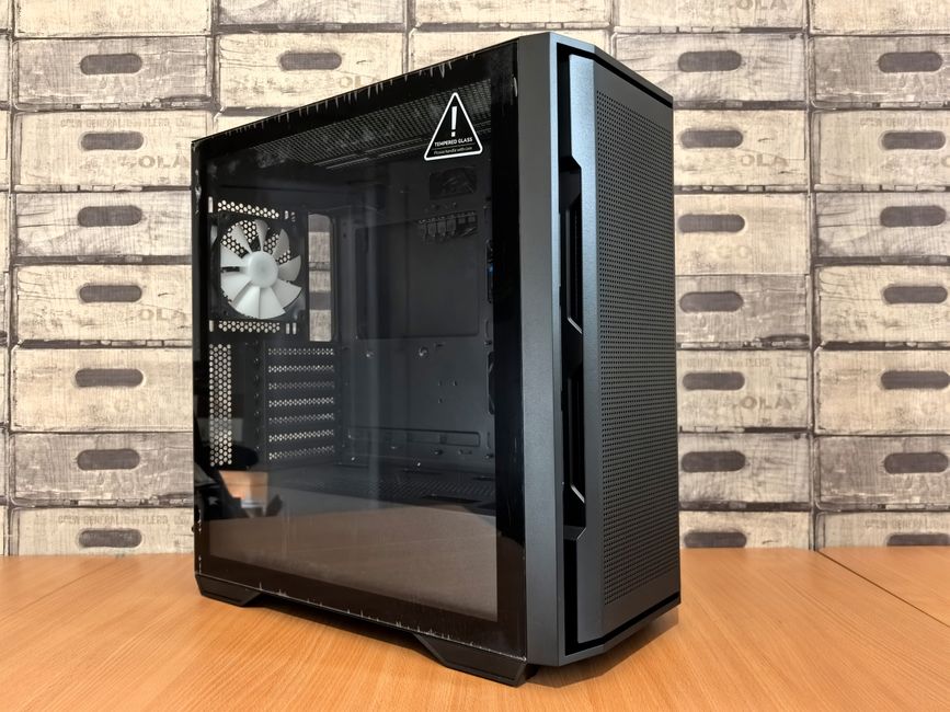Markets (business-economy) — Corsair's Stylish PC Case Cuts Price (photo)