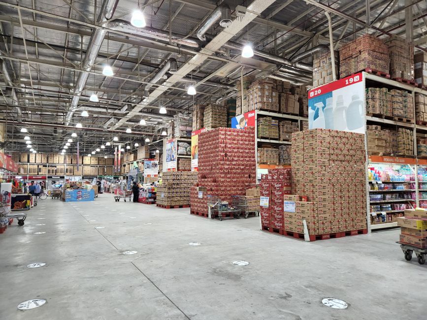 Costco — The Quiet Counter-Revolution in Commerce: How Costco Defies the Amazon (inline 1)