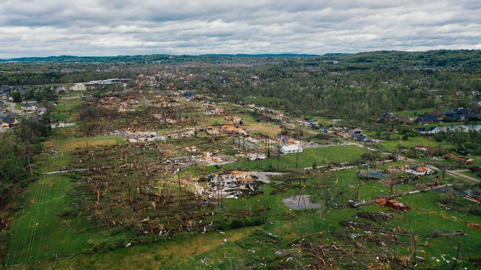 China, tornado — China's Tornado: Nature's Fury and Human Vulnerability (photo)
