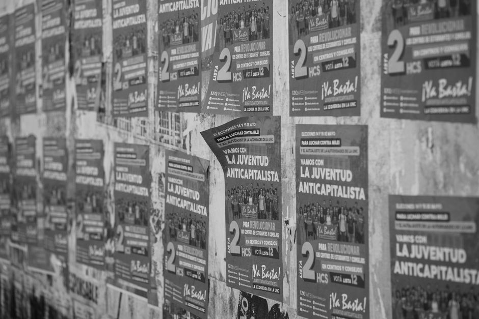 campaign posters — A Campaign Poster that Promises Little (photo)