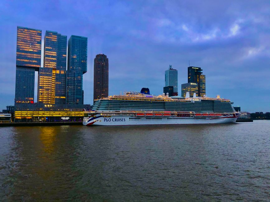 Luxury Cruising — Holland America's $0.5 Billion Gamble on Luxury Cruising's Future (photo)