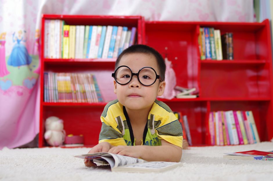 Intellectual Curiosity — The Allure of the Curated List: Are We Merely Outsourcing Our Intellec (photo)