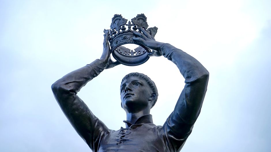 monarchy — The Time-Traveling Charade: Is King Charles's TARDIS Entrance a Distra (inline 2)