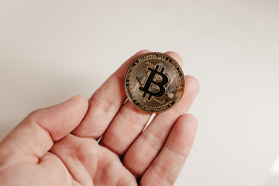 Trump — Trump Crypto Tie-Up Fueled Family Windfall, Investor Losses (inline 2)