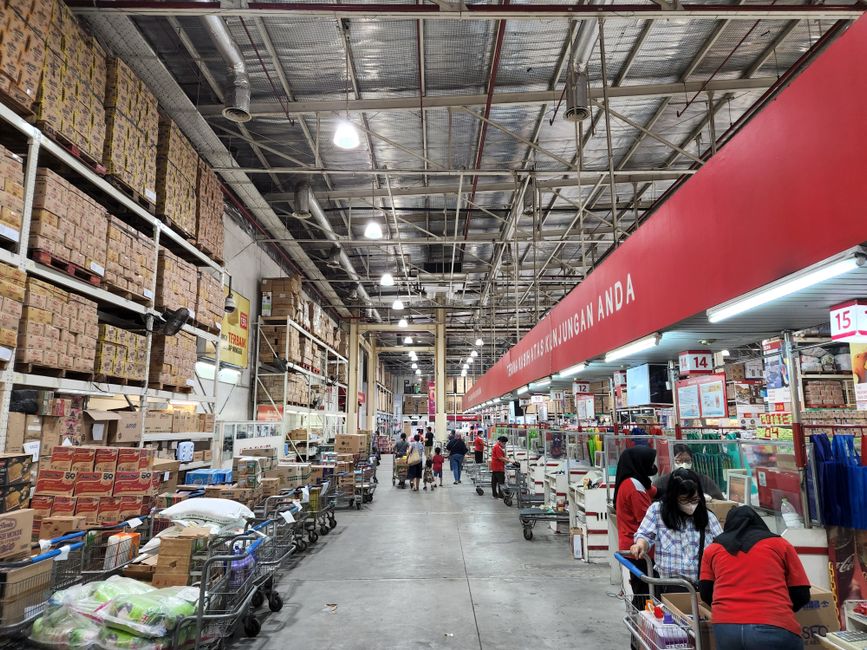 Costco — The Quiet Counter-Revolution in Commerce: How Costco Defies the Amazon (inline 2)