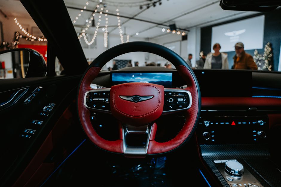 Luxury — Lamborghini's Virtual Showroom Sets New Benchmark for Luxury (inline 3)