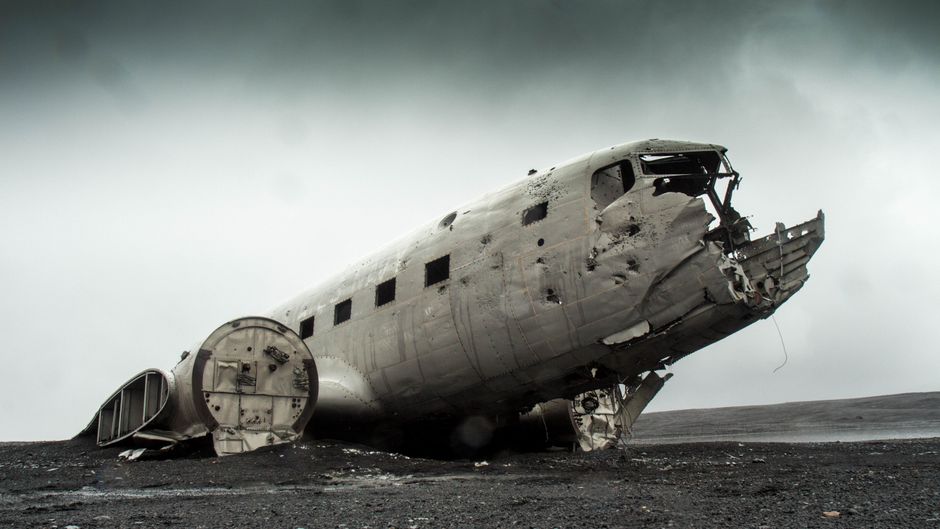 Five — Five crew remain missing after plane wreckage found in Pakistan (inline 3)