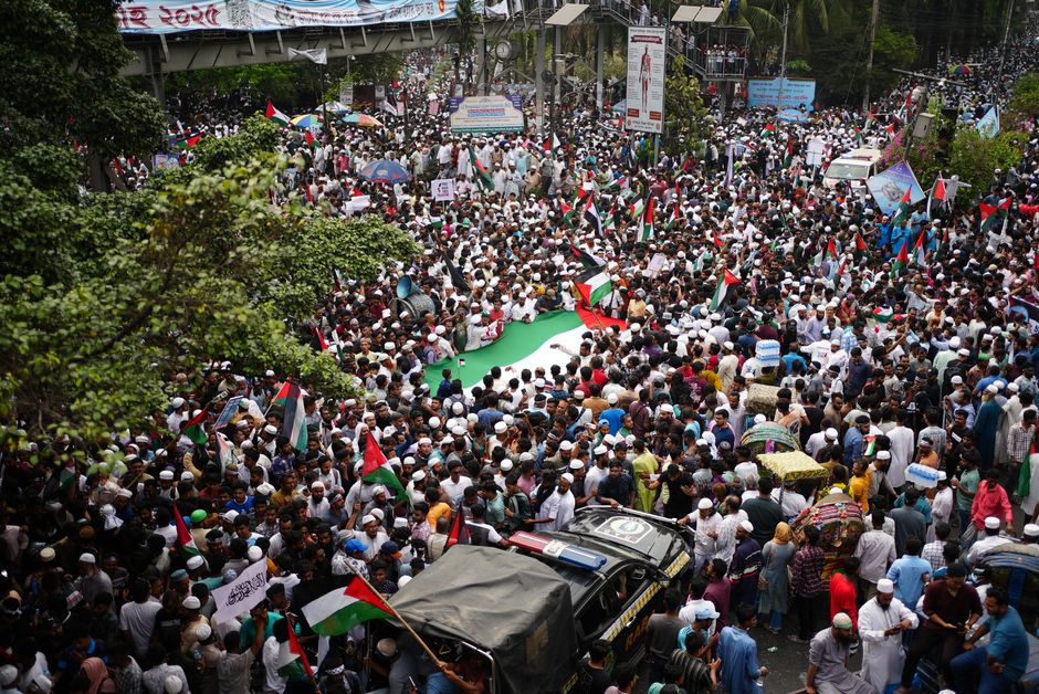Sheikh Hasina — Sheikh Hasina's Risky Gambit: Will This Homecoming Revive the Awami Le (photo)