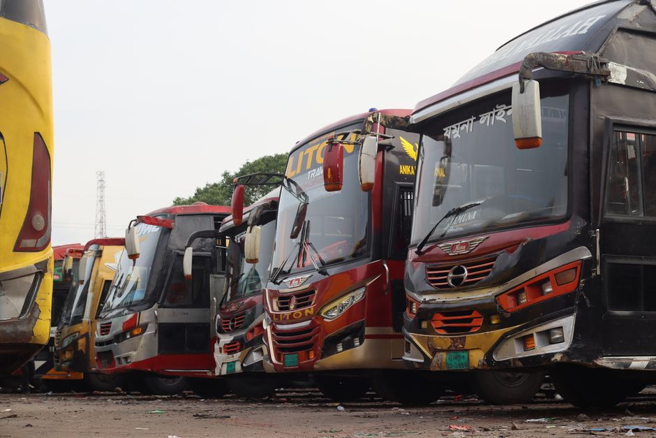 Pakistan public transport — Pakistan's Deadly Public Transport System: A Tragic Legacy of Neglect (photo)