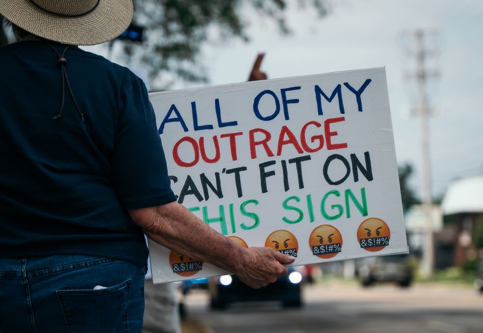 Fox News — The Fox News Conundrum: Blubbering Apologies and the Politics of Outra (photo)