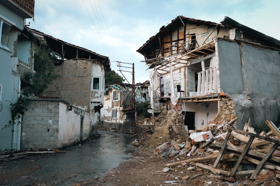 Japan disaster preparedness — Japan's Kumamoto Explosion: A Spotlight on Systemic Weaknesses (photo)