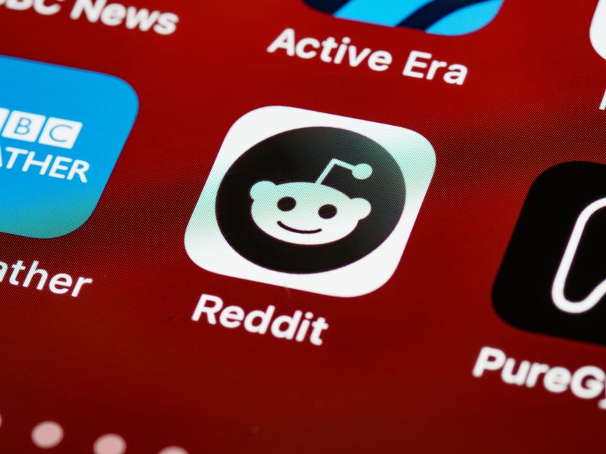 artificial intelligence — BuzzFeed Lays Off 33 Percent of Remaining Staff After Bizarre Pivot to (photo)