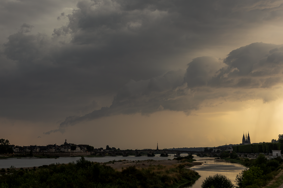 Europe — Europe's wild weather: Supercell tornado flips lorries in France while (inline 3)