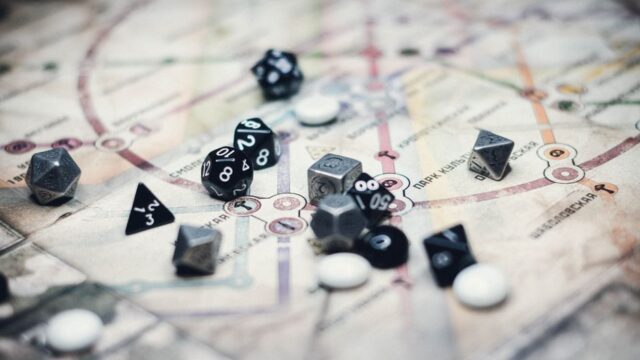 D&D — D&D Rolls a Gamble with New World of Warcraft and Star Wars Sets (featured)