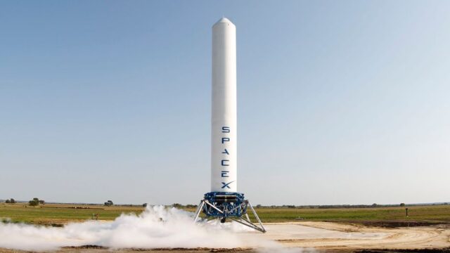 News — SpaceX rocket booster is on a 5,400-mph collision course with the moon (featured)