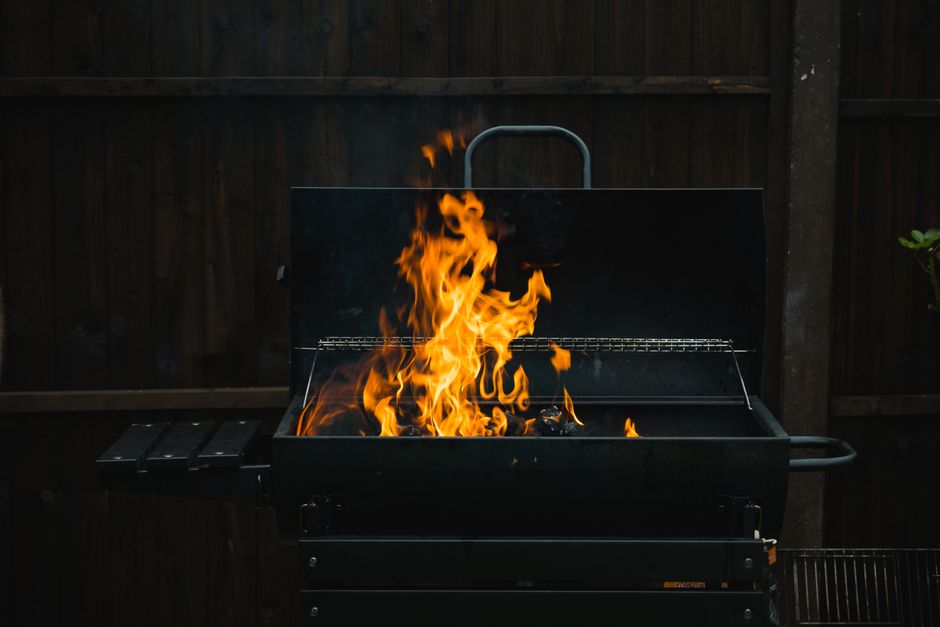 Man — Man gets third-degree burns from hot sand after using disposable beach (featured)