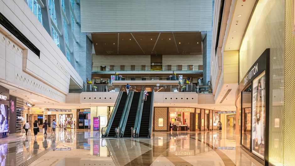 luxury retail — Luxury Retail's New Battlefield: Experience Over Exclusivity (featured)