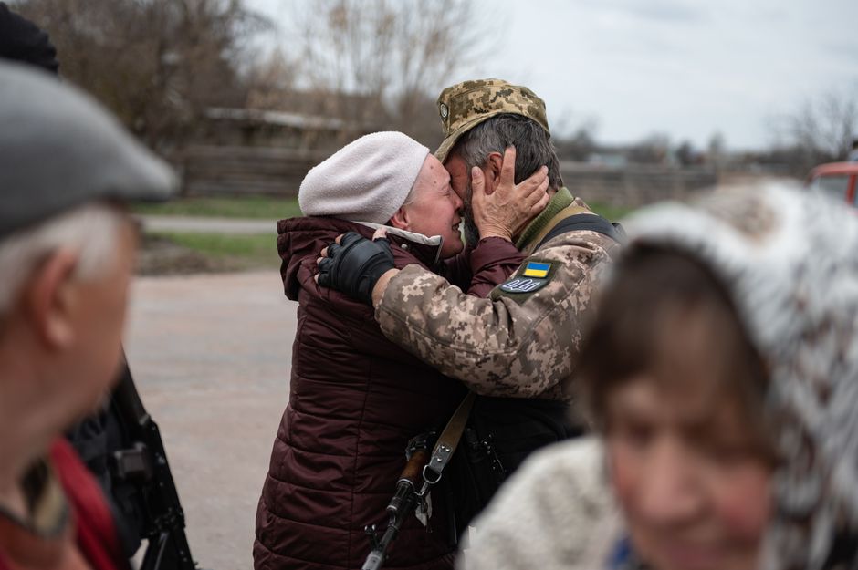 Ukraine, Russia, conflict — Ukrainian Civilians Pay the Price in Endless Conflict with Russia (featured)
