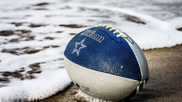 Dallas Cowboys — Can Dallas Cowboys actually win under Jerry Jones' 'pressure-is-a-gift (featured)