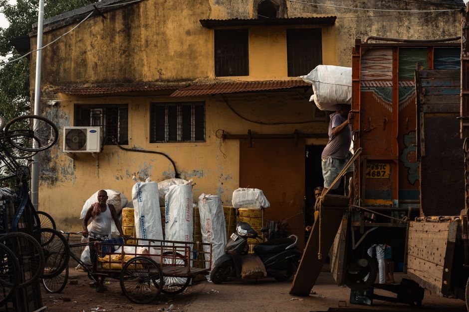 quick commerce — India's Quick Commerce Gold Rush: Speed at What Cost? (featured)