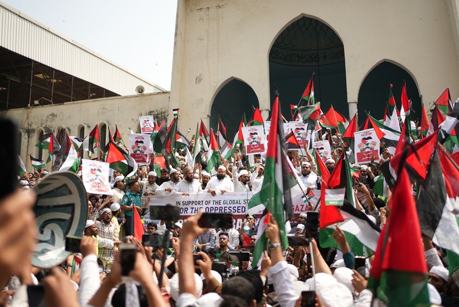 Gaza — Israeli airstrike hits mosque in Gaza City – video (featured)