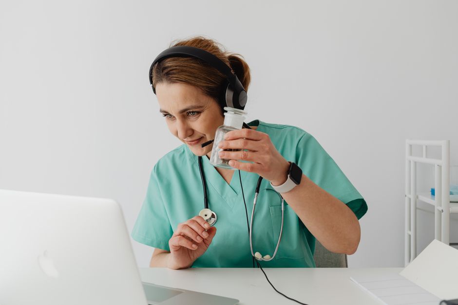 artificial intelligence, healthcare — The Dark Side of AI in Medicine: Efficiency vs. Empathy (featured)