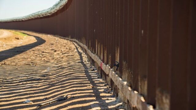Pauses Border — Big Bend Border Pause: A Retreat or Realignment? (featured)