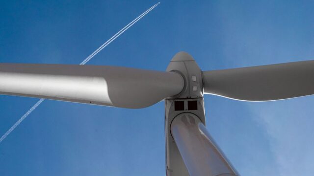 artificial intelligence — AI vs. Contrails: A Climate Solution or Greenwashing? (featured)