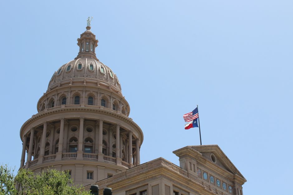Texas Gov — Abbott's AI Data Center Pivot: Political Dexterity or Hypocrisy? (featured)