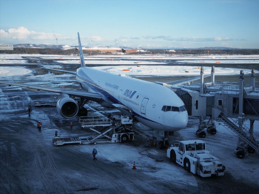Hokkaido Airport — Hokkaido Airport: Destination or just a Very Big Gift Shop? (featured)