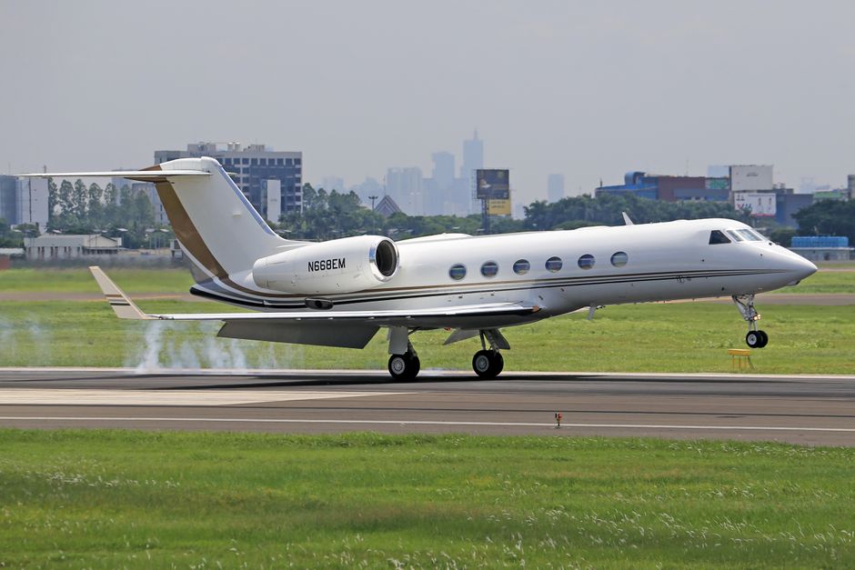 Capital Flight — Capital Flight: Number of Millionaires in Britain Falls to Lowest Leve (photo)