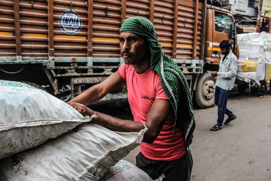 quick commerce — India's Quick Commerce Gold Rush: Speed at What Cost? (photo)