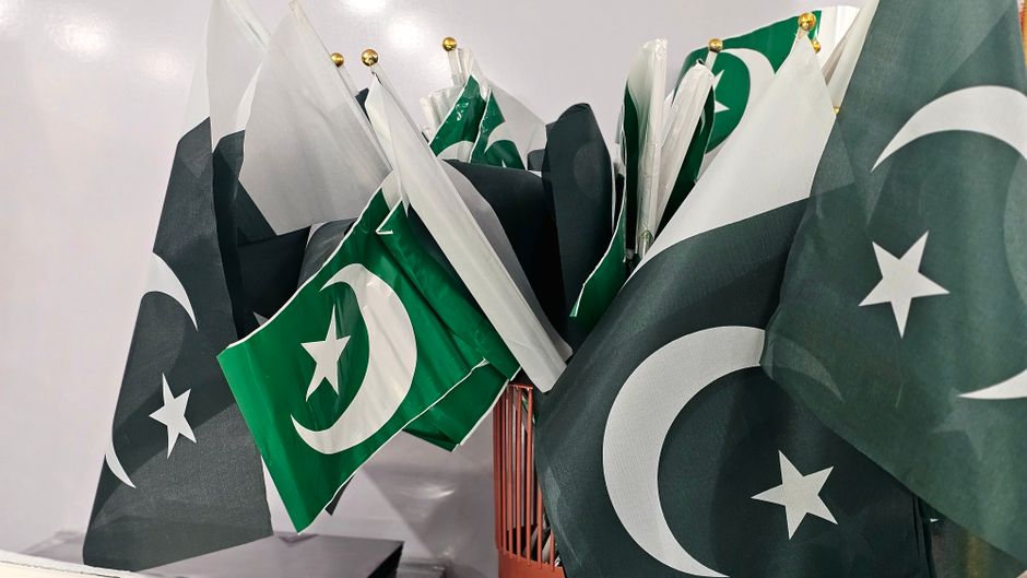 houthi — Pakistan says 3 citizens killed in Houthi attack on ship, and other de (inline 1)