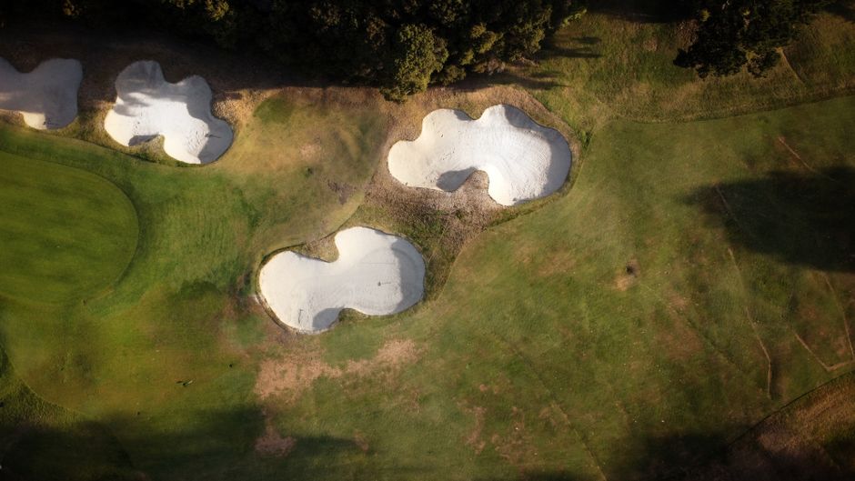 Climate Crisis — 'Terrifying' wildfire threatens golf club in Hollywood's favourite Cor (photo)