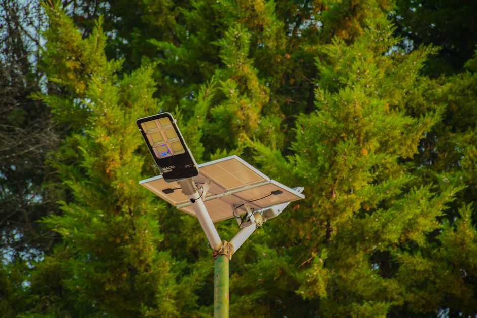Nigeria solar — Nigeria's Energy Crisis: Can Local Solar Panels Save the Day (photo)
