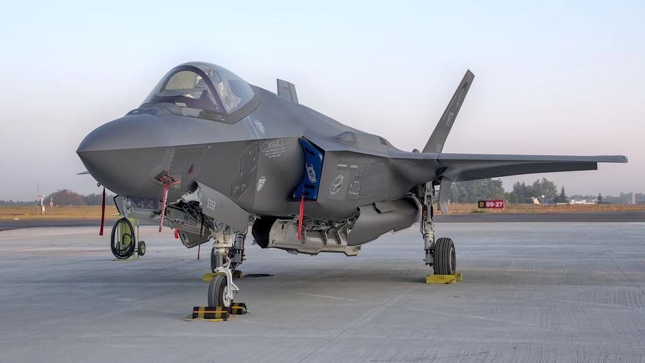"military procurement" — "Canada's military tech boom: A new era of US-Canada cooperation?" (photo)